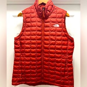 The North Face Thermoball Eco Vest Size L worn once